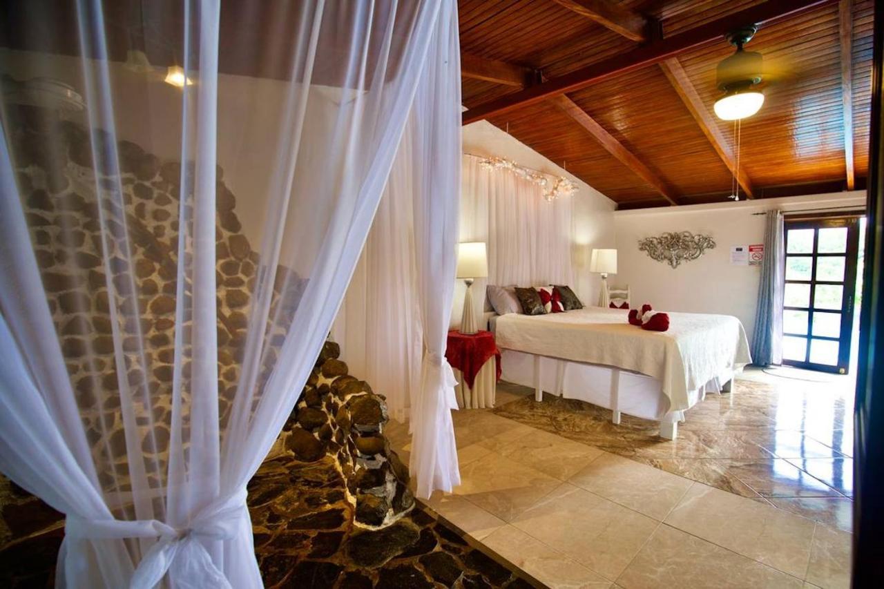 Toucan Lane Hotel And Restaurant Nuevo Arenal Bagian luar foto