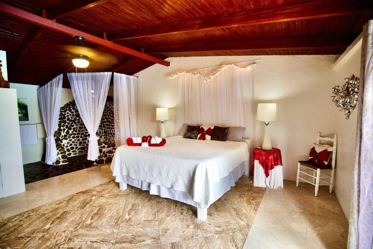 Toucan Lane Hotel And Restaurant Nuevo Arenal Bagian luar foto
