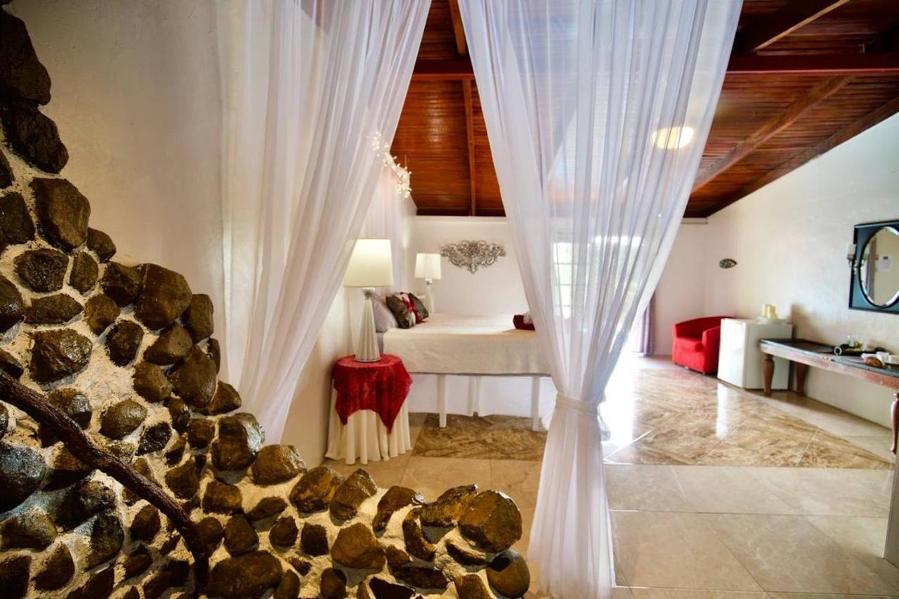 Toucan Lane Hotel And Restaurant Nuevo Arenal Bagian luar foto