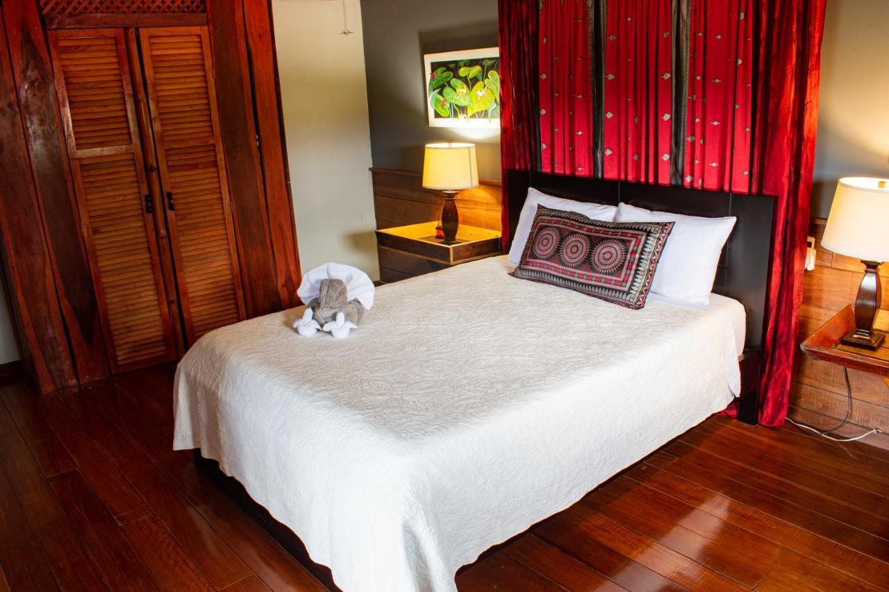 Toucan Lane Hotel And Restaurant Nuevo Arenal Bagian luar foto