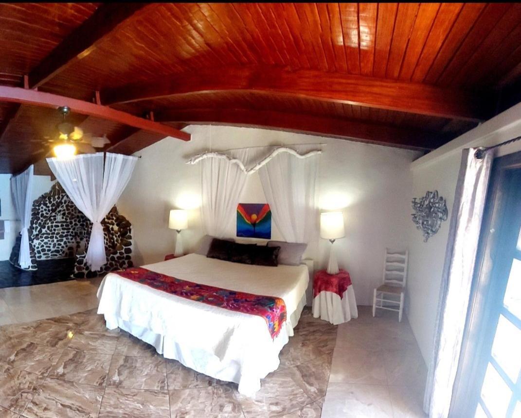 Toucan Lane Hotel And Restaurant Nuevo Arenal Bagian luar foto