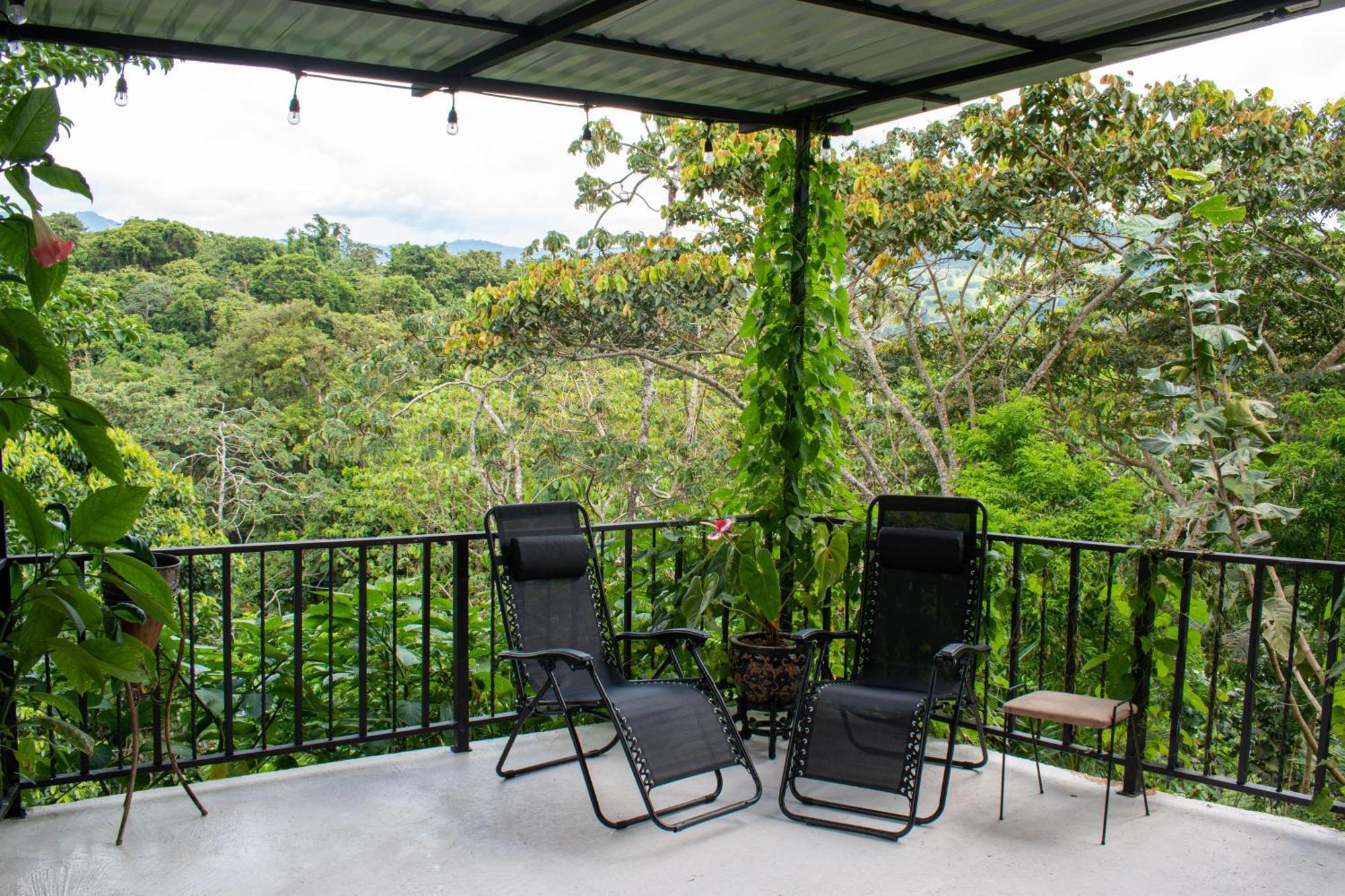 Toucan Lane Hotel And Restaurant Nuevo Arenal Bagian luar foto